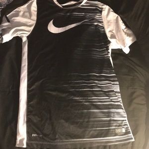 Men’s Nike size small t shirt . Great condition!